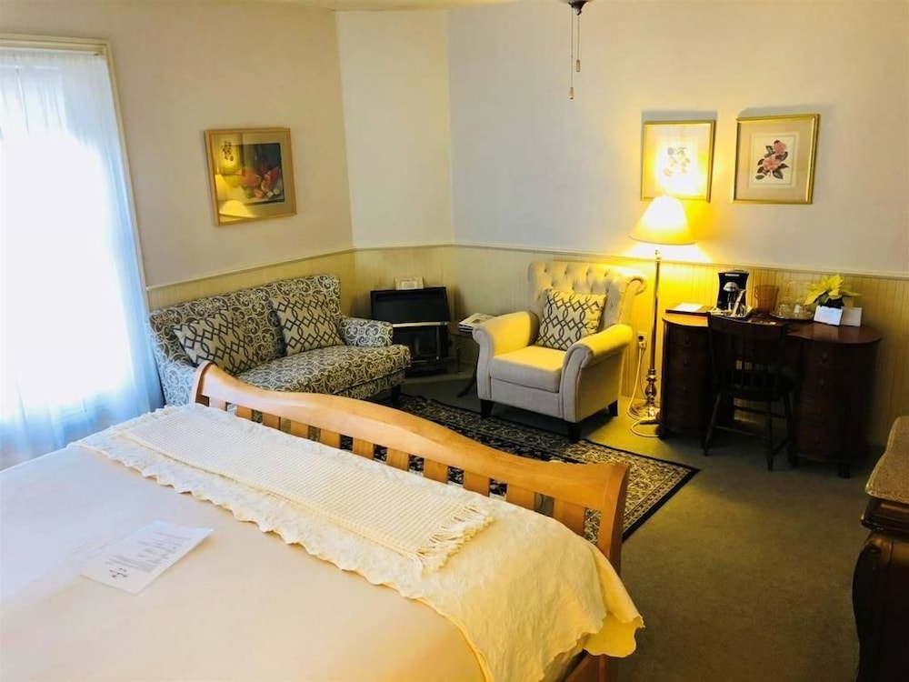 Executive Room, 1 King Bed, Ensuite (King Deluxe) photo 3