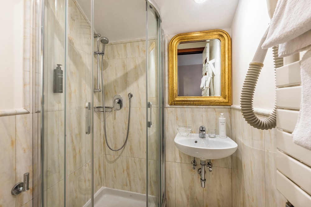 Standard Single Room photo 2