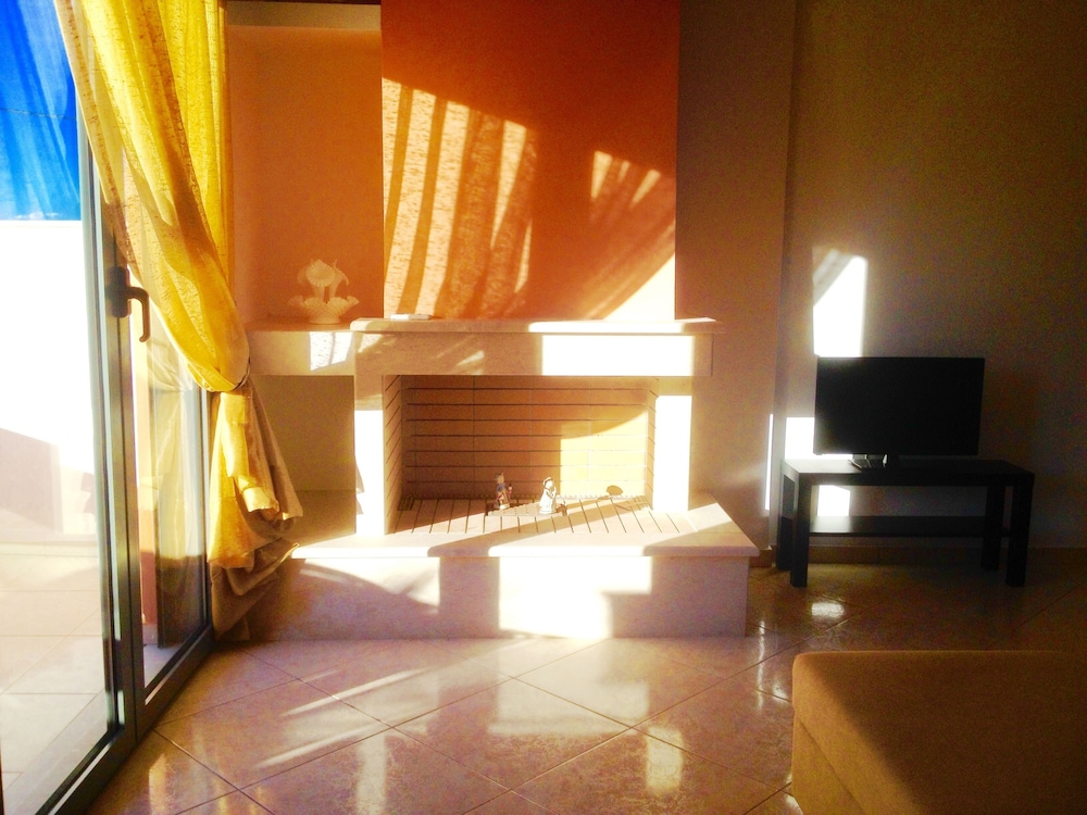 Family House, 2 Bedrooms, Pool View