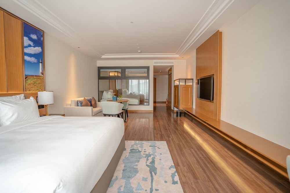 Two-bedroom Family Oceanview - Photo 16