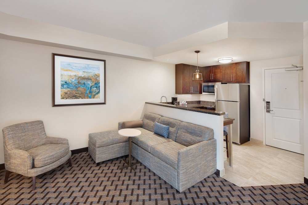 Junior Suite, 1 King Bed with Sofa bed, Corner
