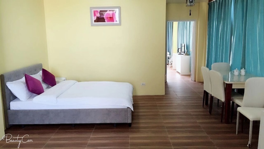 Deluxe Suite, Ocean View photo 2