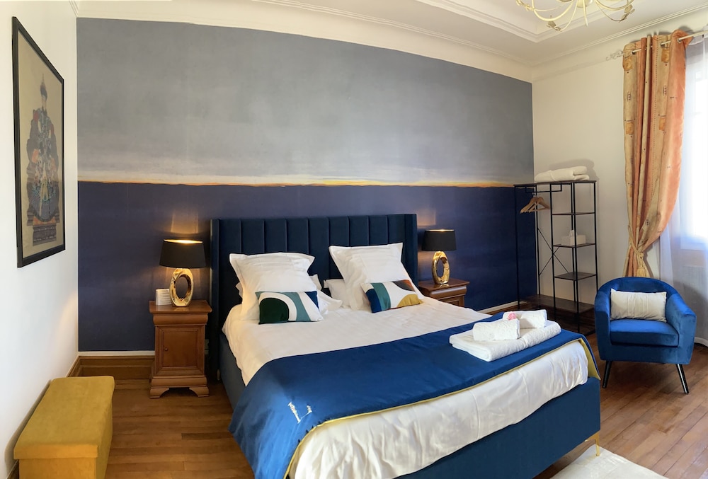 Design Double Room, Pool Access photo 1