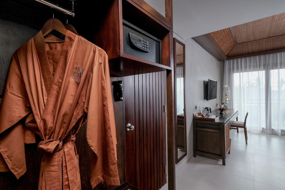 Deluxe Room - Photo 2