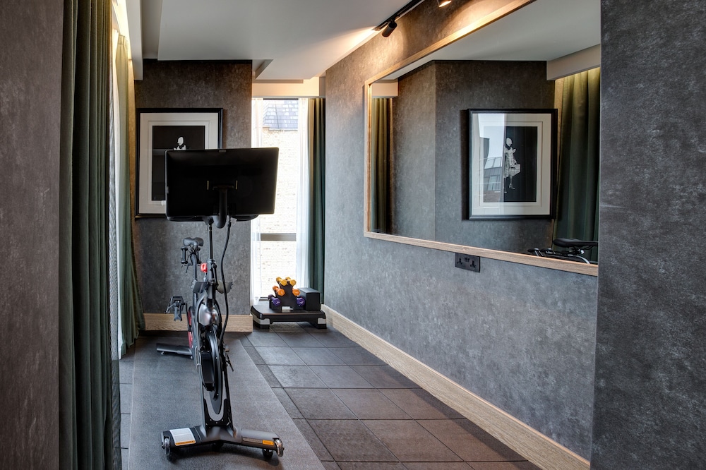 Room, 1 King Bed (w/ Peloton Bike) - Lounge Access