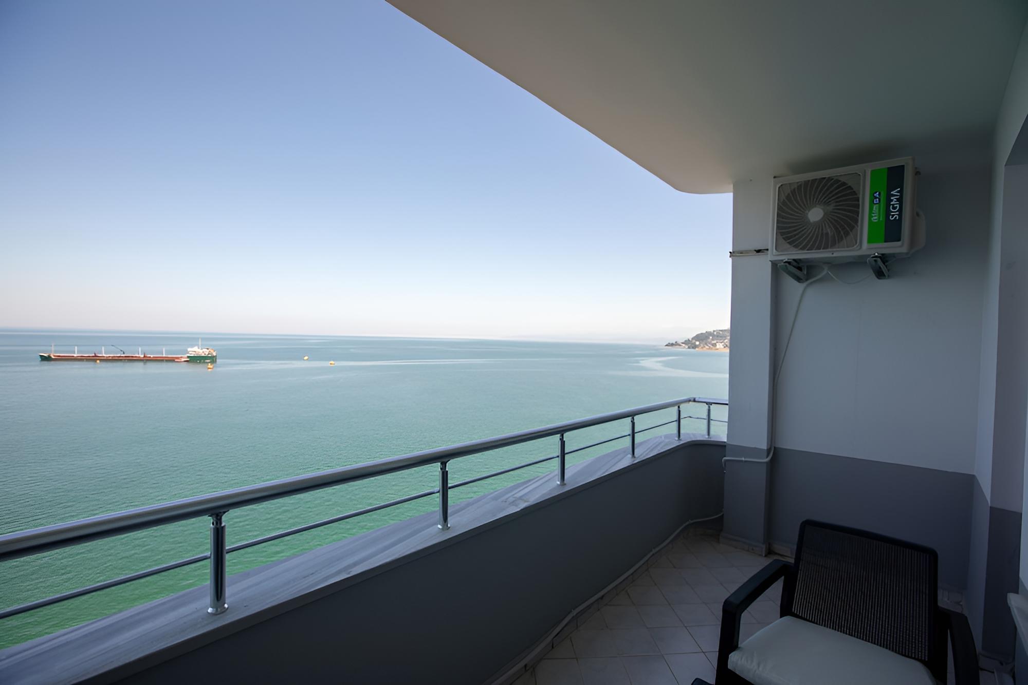 Honeymoon Suite photo 3