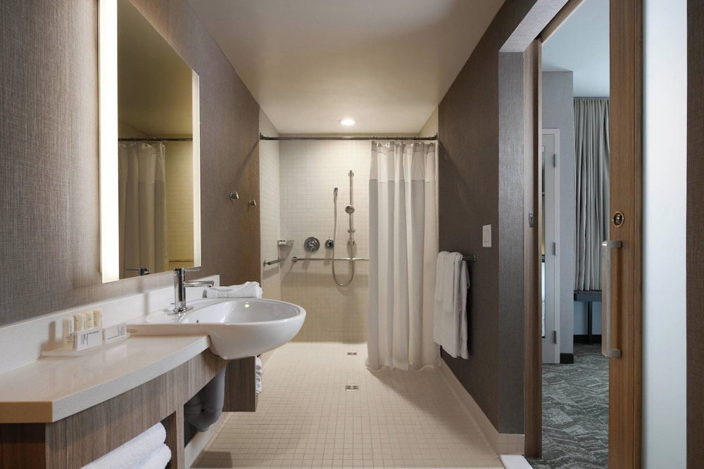 Suite, Multiple Beds - Photo 5