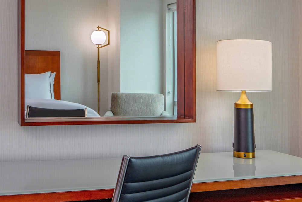 Executive Room, 1 Queen Bed, View