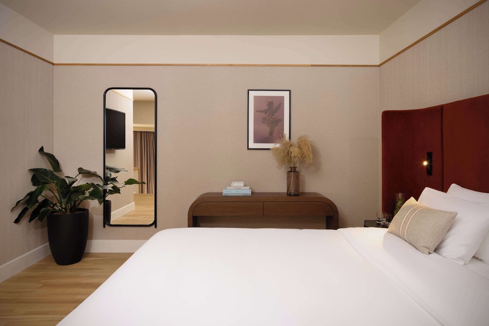 Family Room (2 Adults + 1 Child) - Photo 8