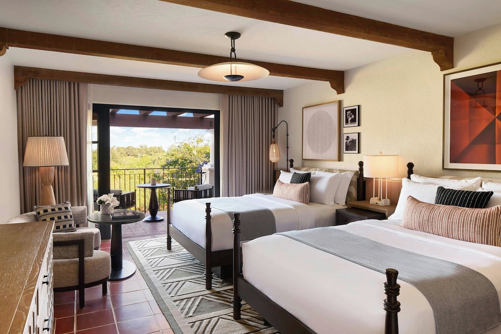 Room, 2 Queen Beds, Pool View