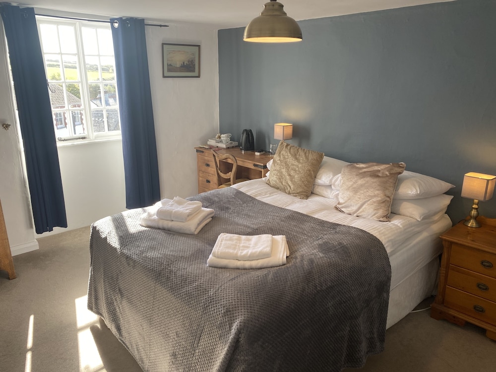 Double Room (Room 6)