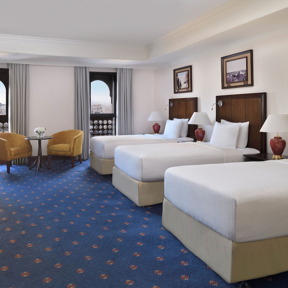 Classic Room, 3 Twin Beds - Photo 1
