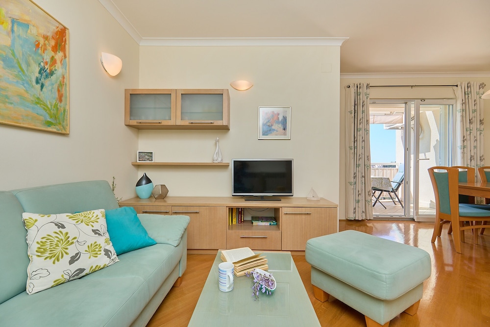 Apartment (3 Bedrooms)