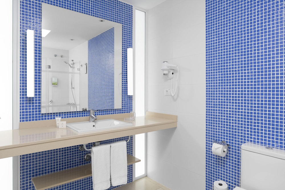 Apartment, 2 Bedrooms - Photo 14