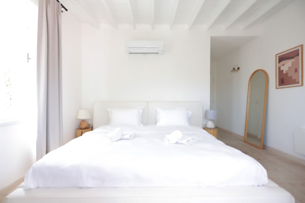 Deluxe Room, 1 Bedroom, Non Smoking, Garden View