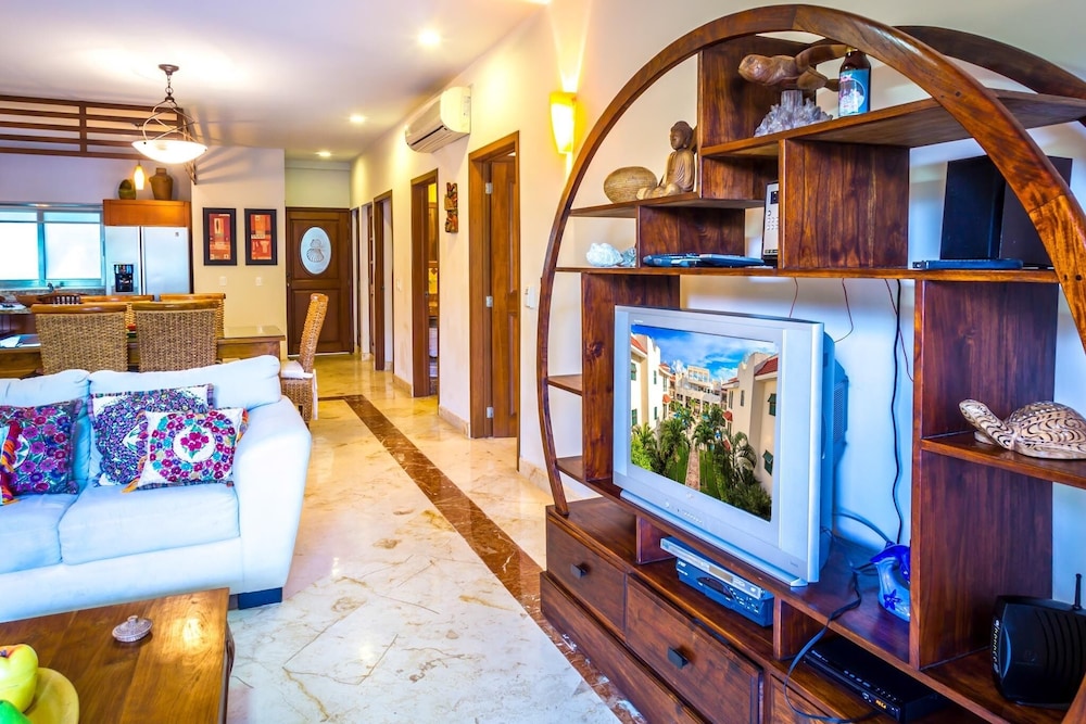 Condo, 3 Bedrooms