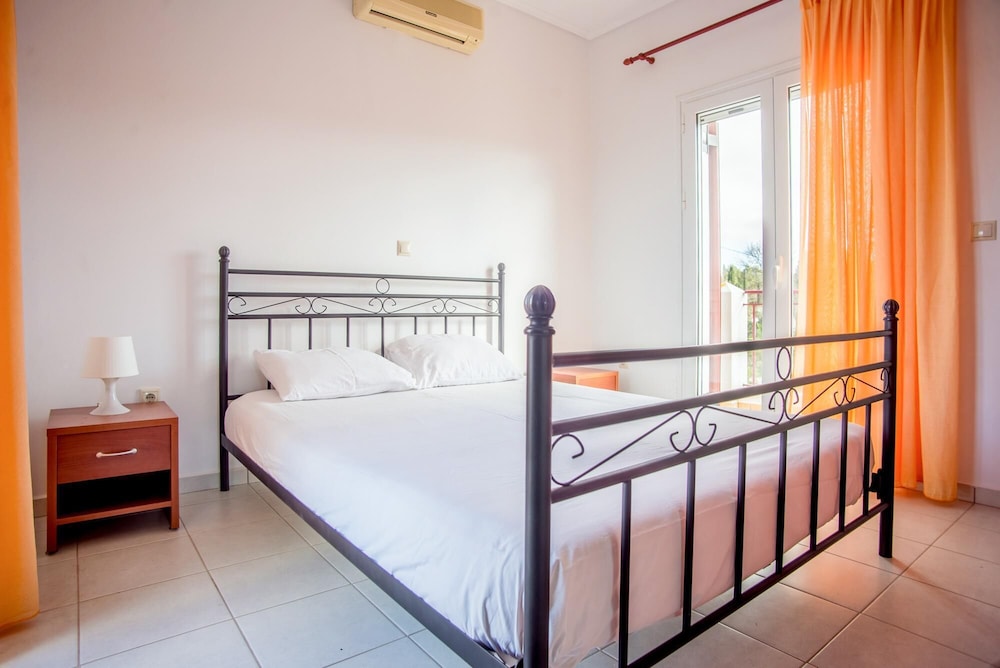 Villa photo 3