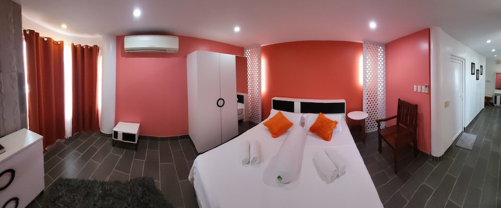 PURPLE STONE ROOM photo 3