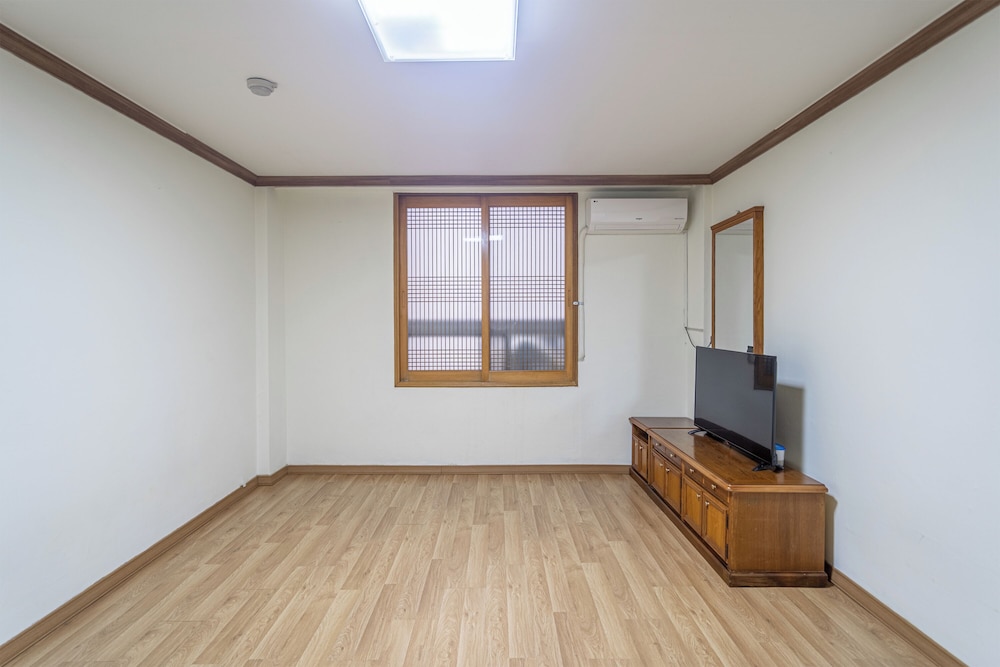 P03) Pension Room for 5 people (Kitchenette) photo 2