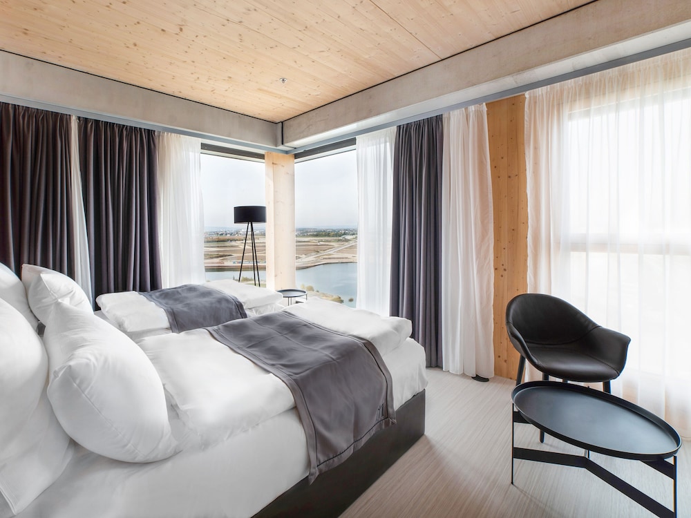 Deluxe Double Room, Lake View