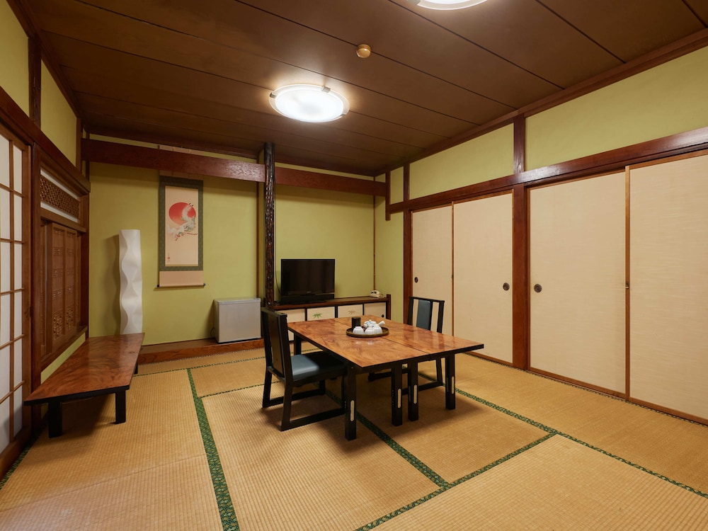 Traditional Room, Smoking, Shared Bathroom photo 3