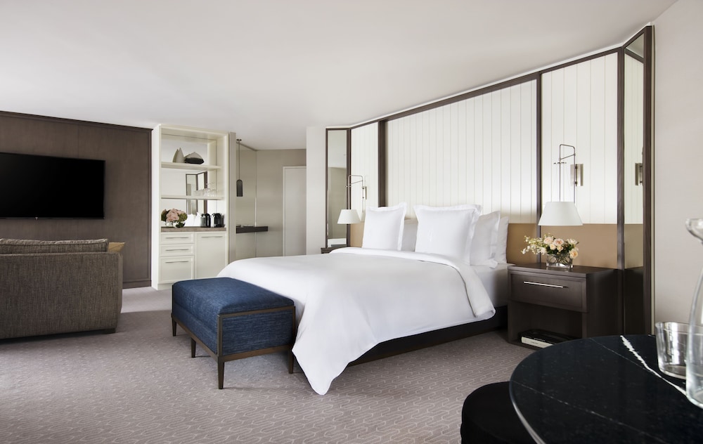 Sydney Opera Studio Club Suite