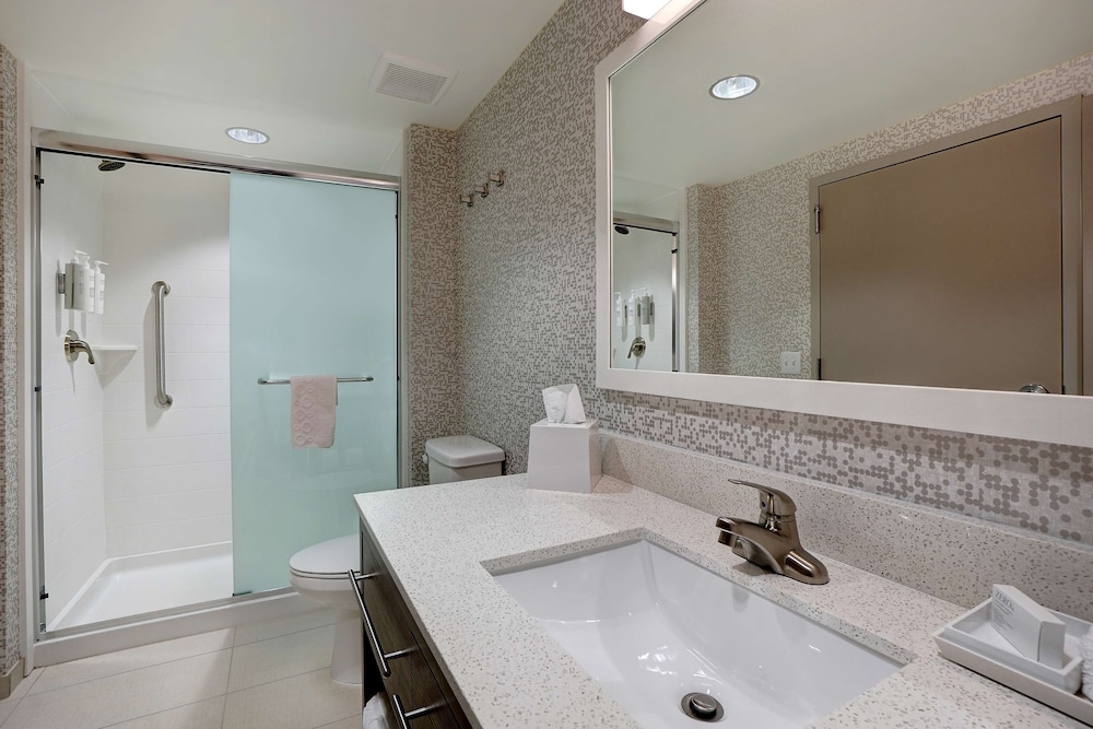 Suite, 1 Bedroom - Photo 5