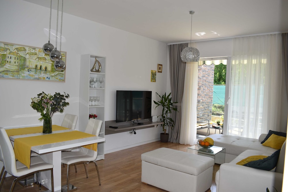 Apartment (Two Bedroom Apartment with Balcony)