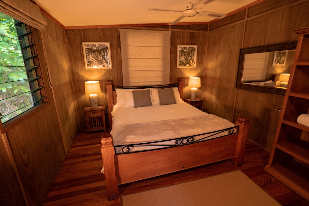 Deluxe 2 Bedroom Cottage (Watergum) photo 3
