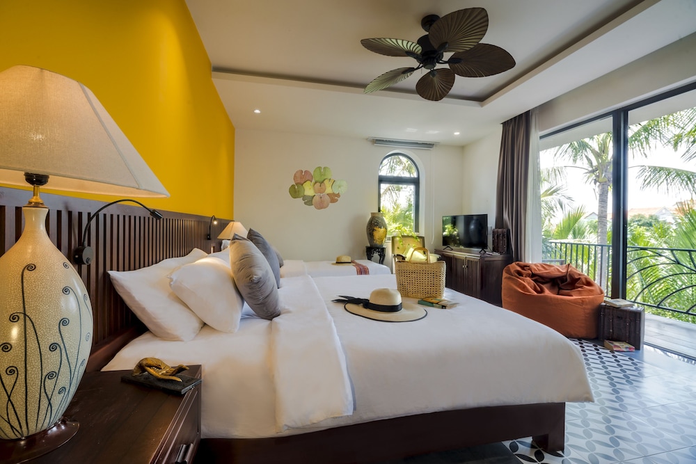 Family Suite (with balcony)