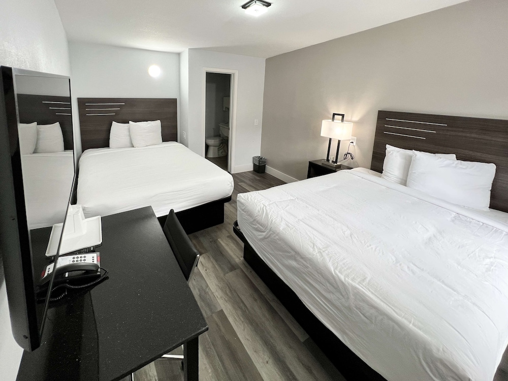 Deluxe Room, 2 Queen Beds, Accessible, Non Smoking photo 1