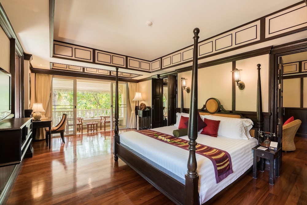 Honeymoon Suite - Photo 1