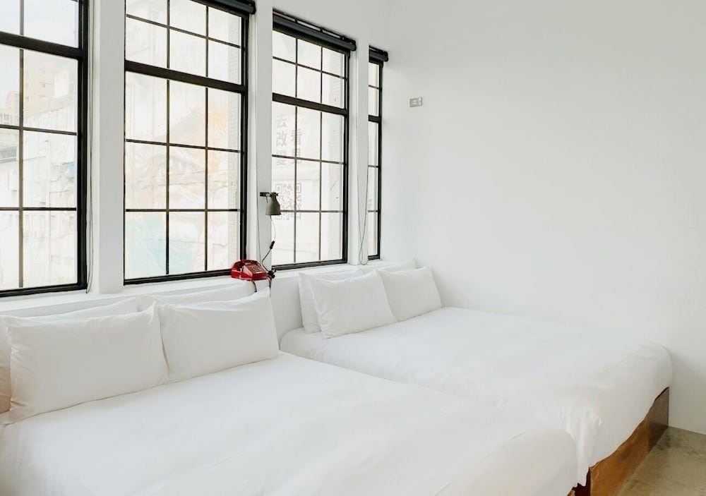Large Family Quadruple Room (2 Double Beds) photo 2