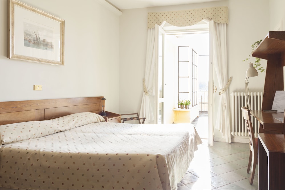 Panoramic Double Room photo 2