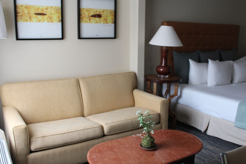 Deluxe Room, 1 King Bed