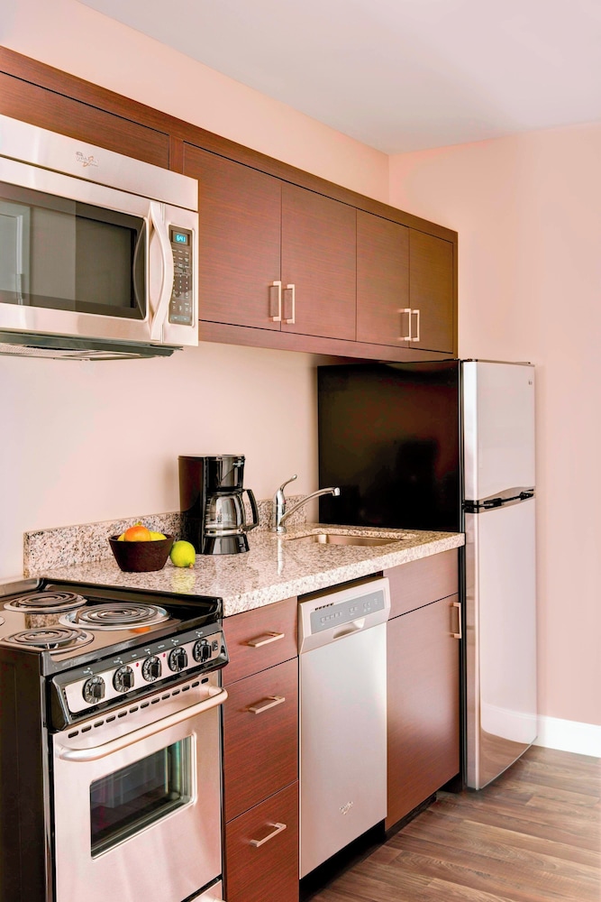 Suite, 1 Bedroom - Photo 8