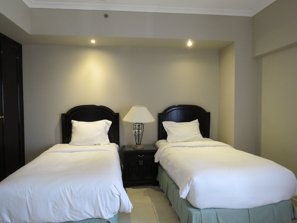 Deluxe Royal Nile Suite - Photo 1