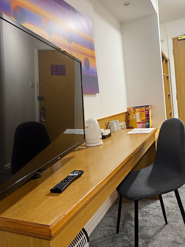 Double Room, Non Smoking - Photo 8