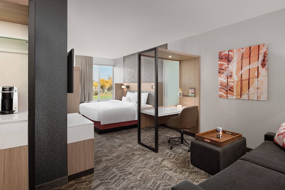 Studio Suite, 1 King Bed (Hearing Accessible)