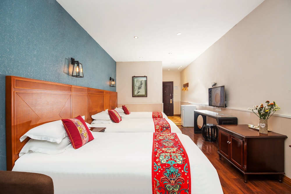 Deluxe Triple Room