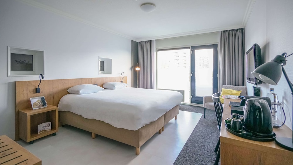Superior Room, 1 King Bed