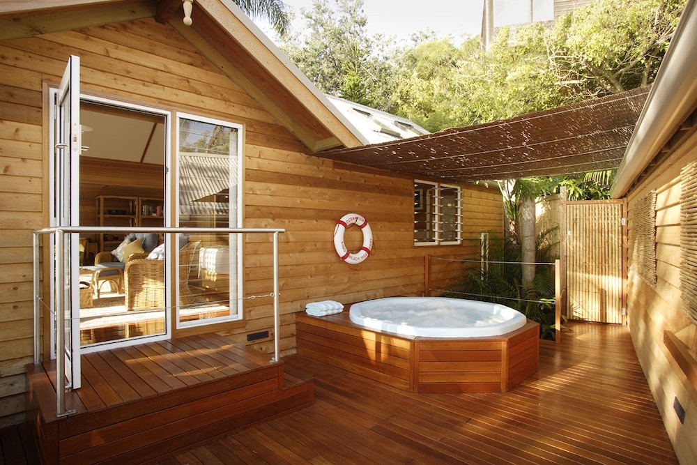 Superior Studio, 1 King Bed, Hot Tub, Ocean View photo 3