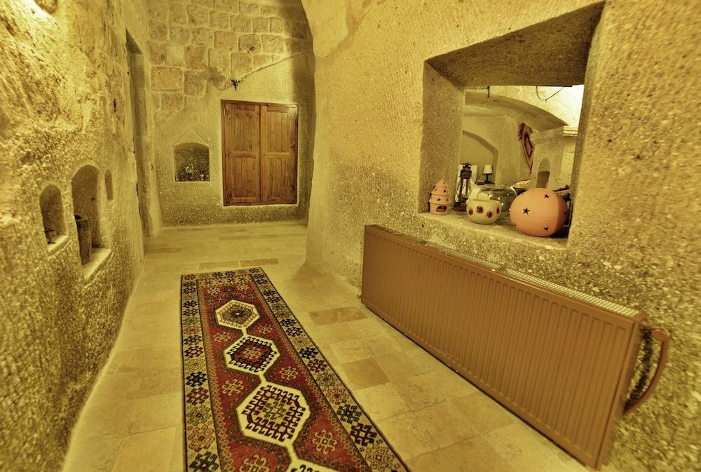 Cave Room photo 2