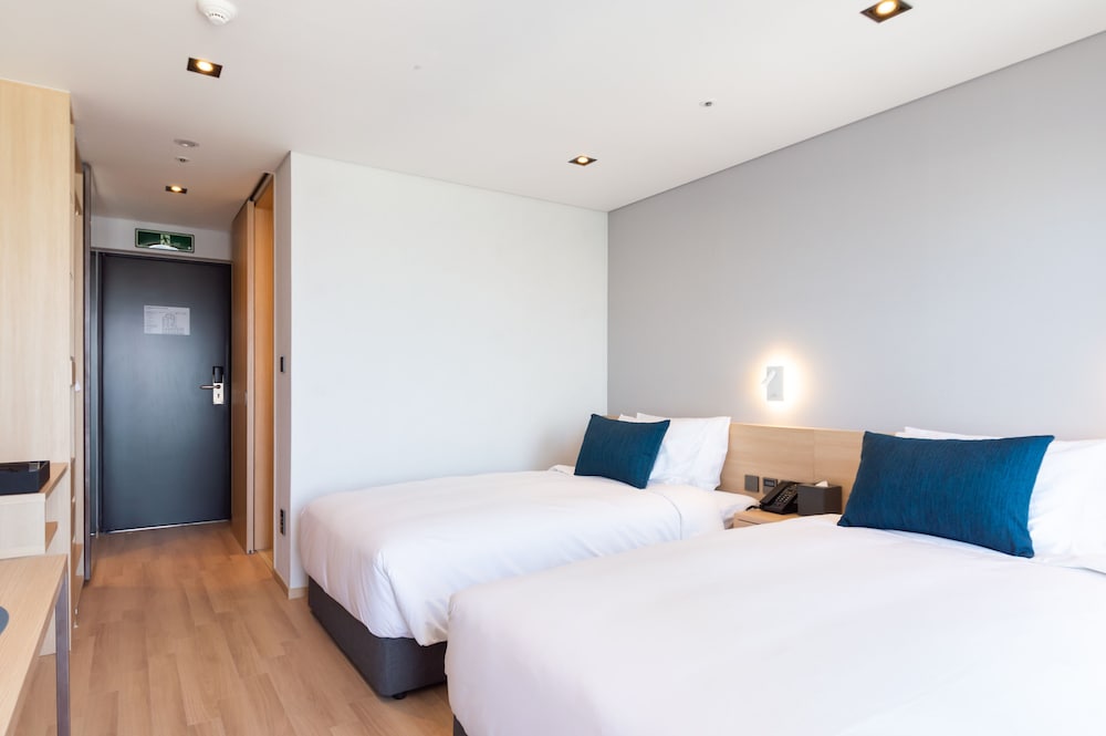 Standard Terrace Twin - Photo 1