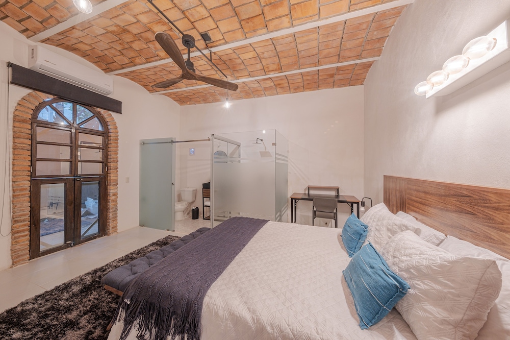 Junior Suite, 1 King Bed, Terrace