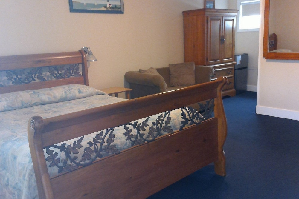Standard Room, Multiple Beds (No pets allowed)