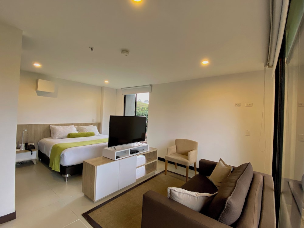 Deluxe Suite, Garden View photo 2