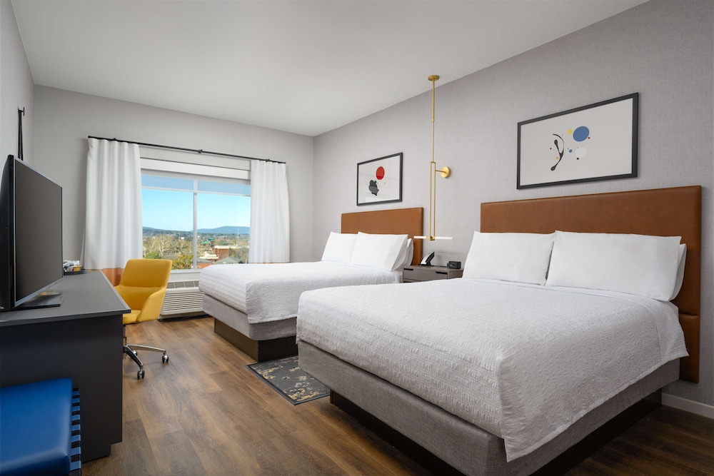 Room, 2 Queen Beds, Accessible (Roll-In Shower) - Photo 1