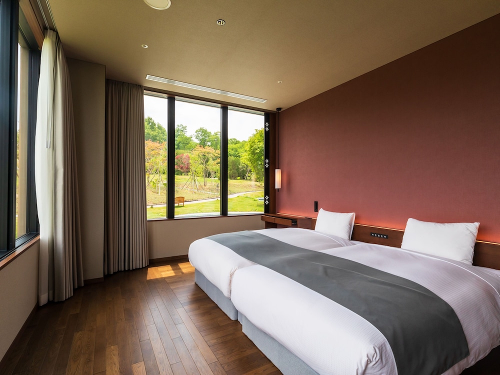 Deluxe Design Twin Room with Onsen Open-Air (Wood-Deck) Bath East Wing, Non-Smoking - Photo 6