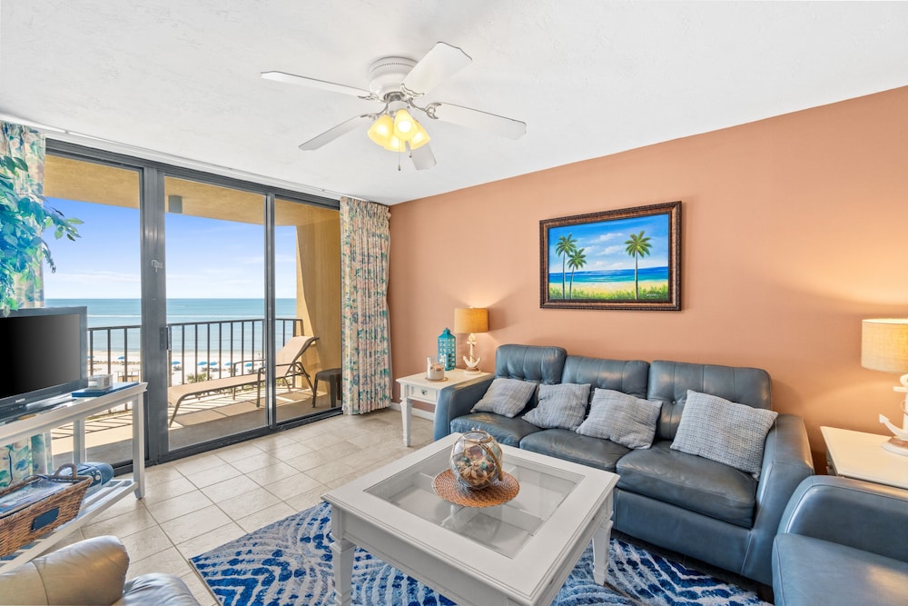 Condo, 2 Bedrooms, Ocean View (611C)